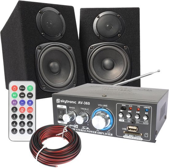 foto van een Compacte geluidsset met speakers en versterker